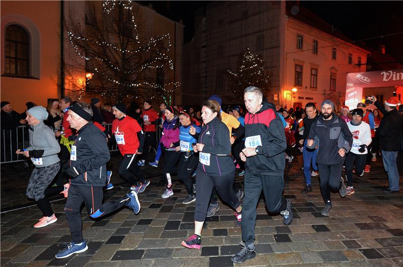 Više od 400 trkačica i trkača na varaždinskoj Novogodišnoj utrci