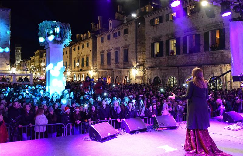 Doček Nove godine na dubrovačkom Stradunu