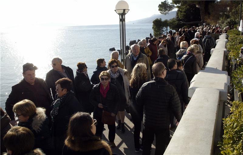 Opatija: Sunčan prvi dan nove godine