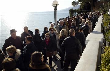 Opatija: Sunčan prvi dan nove godine