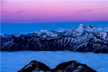 SWITZERLAND WEATHER TOURISM MOUNTAINS