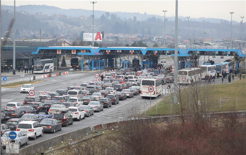 Gužve na graničnom prijelazu Bregana