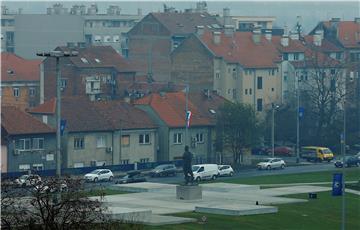 Zagreb: Na spomeniku Franji Tuđmanu nacrtali srp i čekić