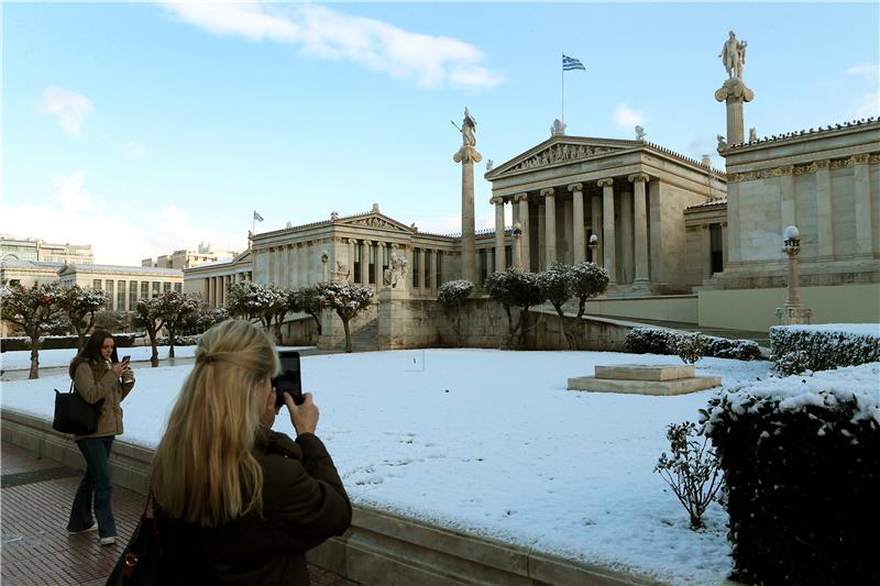 GREECE WEATHER SNOW