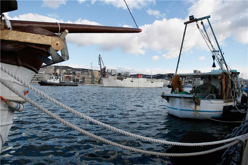 Botel 'Marina' nakon šest godina odvezen na remont