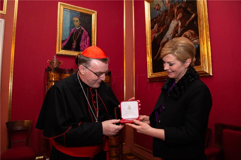 Predsjednica Grabar-Kitarović razgovarala s kardinalom Bozanićem