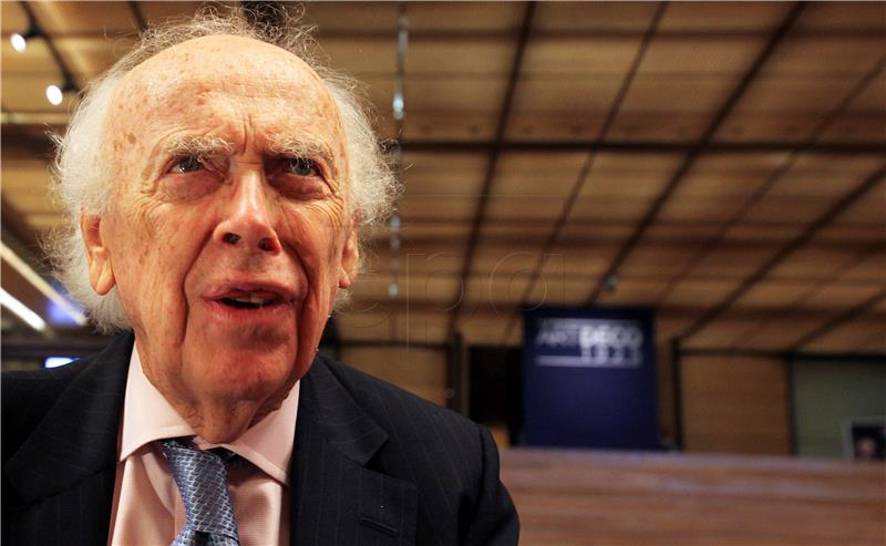 (FILE) PORTUGAL JAMES WATSON STIRPPED OF TITLES