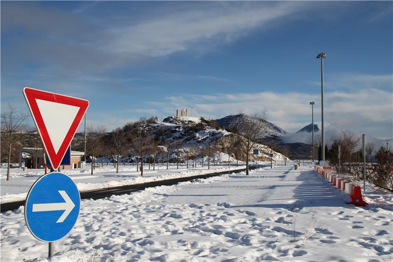 Novi snijeg na dionici autoceste Vrgorac-Zagvozd