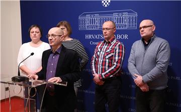 Konferencija za medije Kluba zastupnika Živog zida i SNAGA-e