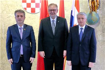 Croatian interior minister discusses illegal migration with Albanian and Montenegrin counterparts