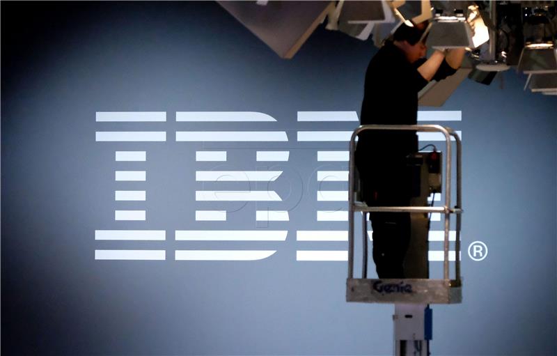 IBM ostvario gotovo 2 milijarde dolara dobiti u zadnjem tromjesečju lani