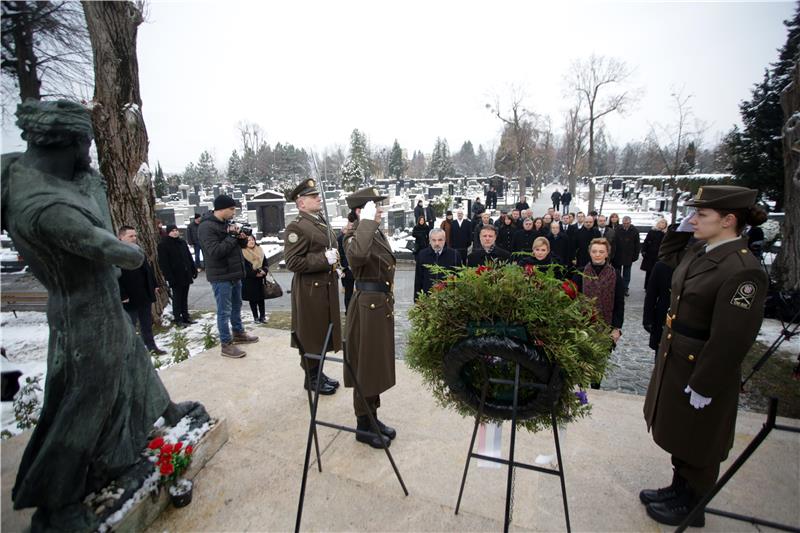 Croatian Parliament observes a minute of silence for Holocaust victims