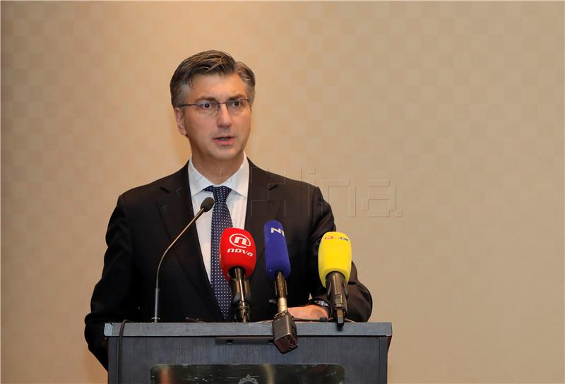 Plenković nema spoznaja da Sberbank kani prodati udjel u Agrokoru