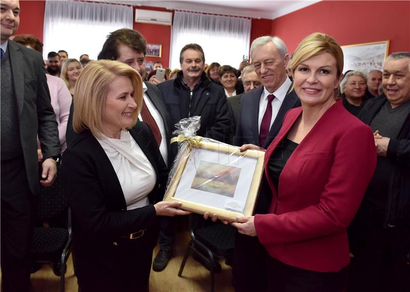 Grabar-Kitarović posjetila Ivanić-Grad i Vrbovec te općine Rakovec i Bedenicu