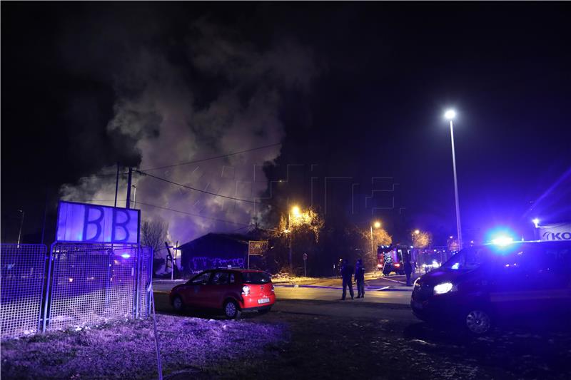 Ugašen požar skladišta građevinskog materijala u zapadnom dijelu Zagreba