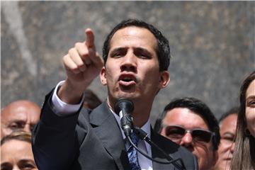 Guaido kaže da će američko veleposlanstvo ostati otvoreno