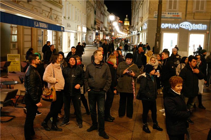 Mirno okupljanje građana u znak podrške za Huanita