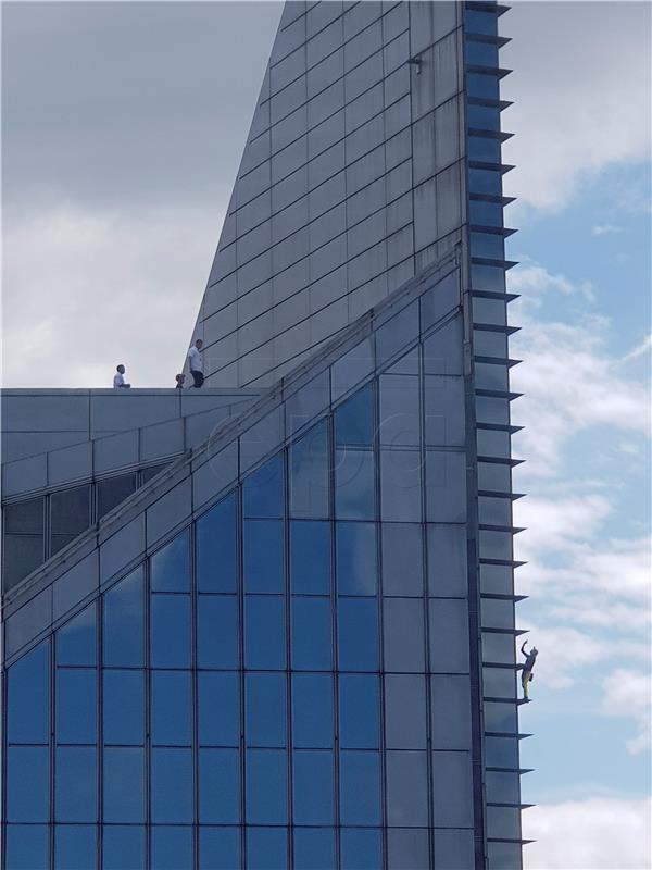 PHILIPPINES URBAN CLIMBING ALAIN ROBERT