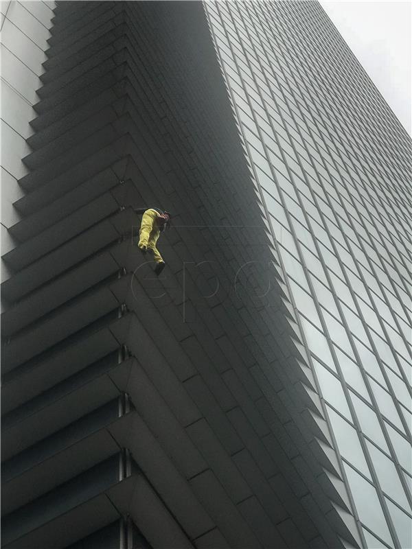 PHILIPPINES URBAN CLIMBING ALAIN ROBERT