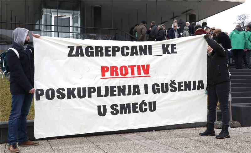 Prosvjedna akcija "5 do 12: Zagrepčani/ke protiv poskupljenja i gušenja u smeću"