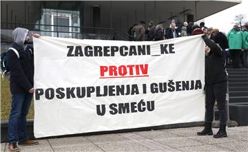 Prosvjedna akcija "5 do 12: Zagrepčani/ke protiv poskupljenja i gušenja u smeću"