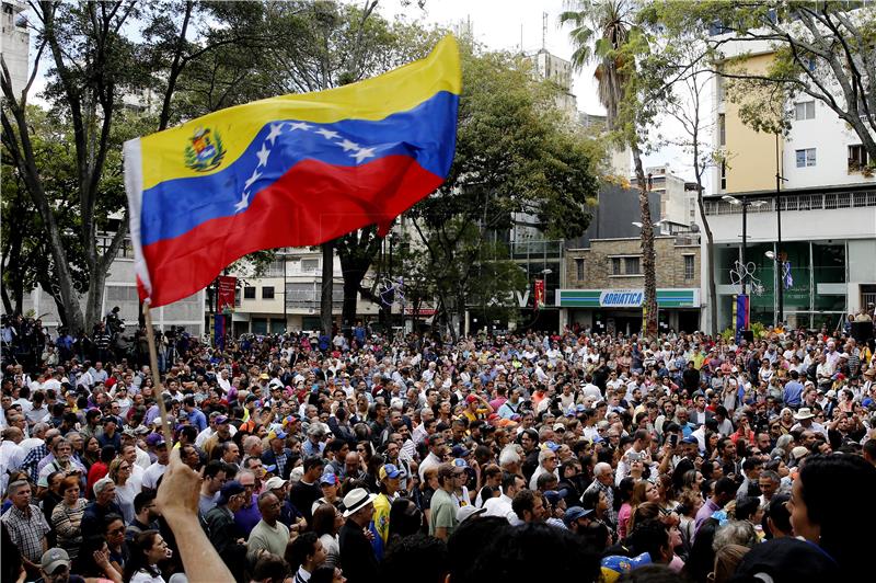 Guaido poručio Rusiji i Kini da će promjena u Venezueli koristiti i njima