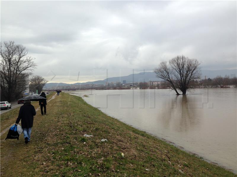 Rijeka Sava izlila se iz korita kod Jakuševca