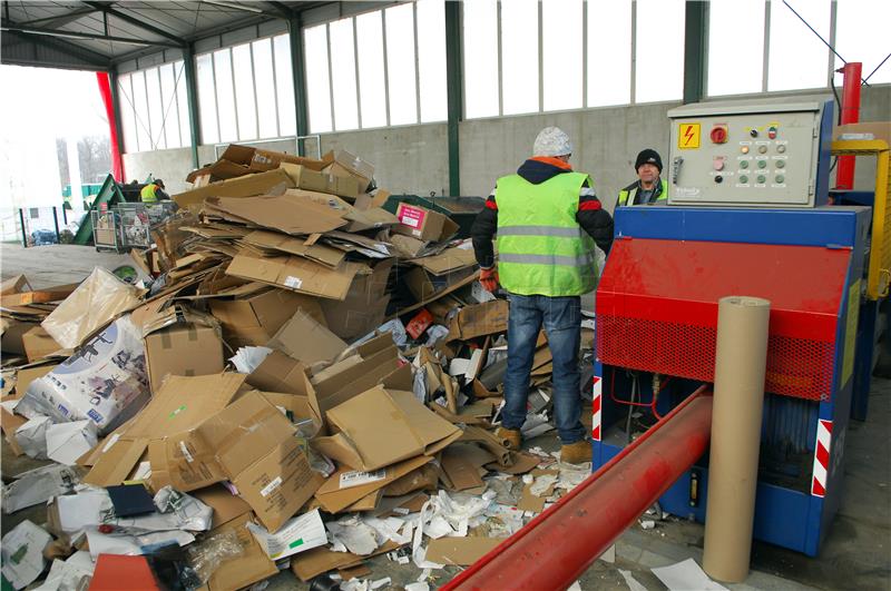 Contract signed for waste recycling yard in Djakovo