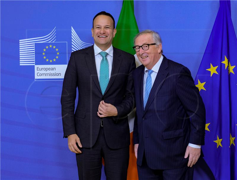 Juncker i Varadkar poručili May da nema ponovnih pregovora o sporazumu