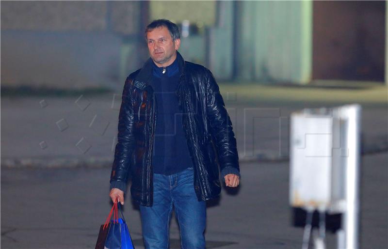 Suspended police officer, convicted of theft, shows up at Zagreb prison