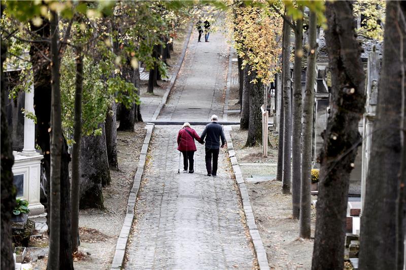 Razne vrste vježbi mogu smanjiti rizik od padova kod starijih osoba