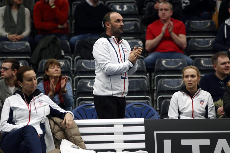 Fed Cup, Hrvatska - Srbija, Fett protiv Danilović